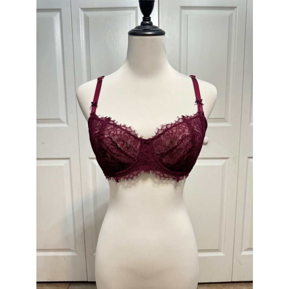 Victoria's Secret | Women’s Dream Angels Lacy Burgundy Push Up Bra, Size 36C